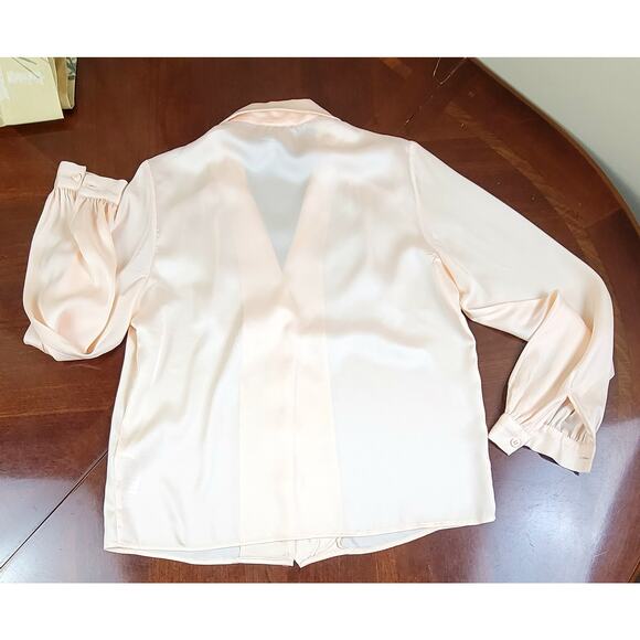 Topshop Satin Scallop Edge Blouse Button Up Long Sleeve Peach Women's Size 4 US - Picture 8 of 8